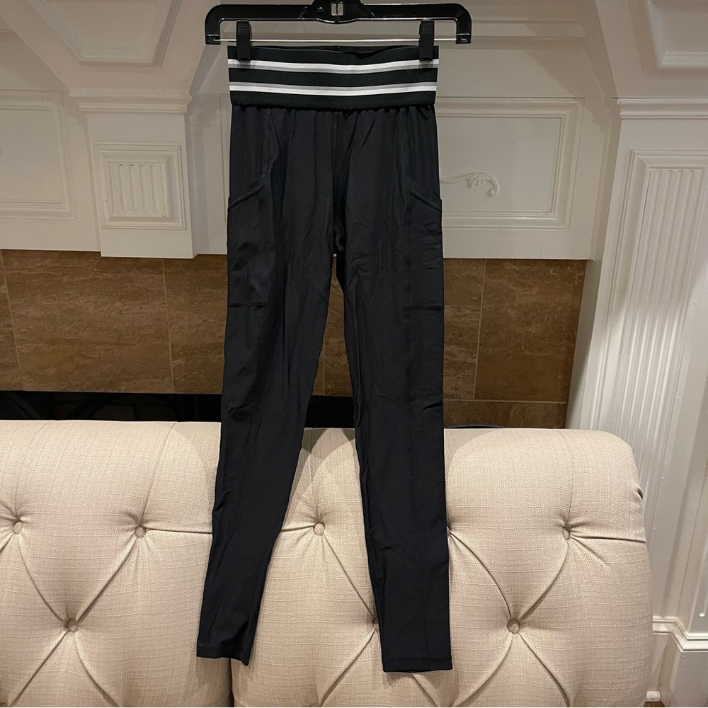 K:  Aerie Women's Black Striped Waist Stretch Leggings Activewear Size Small
